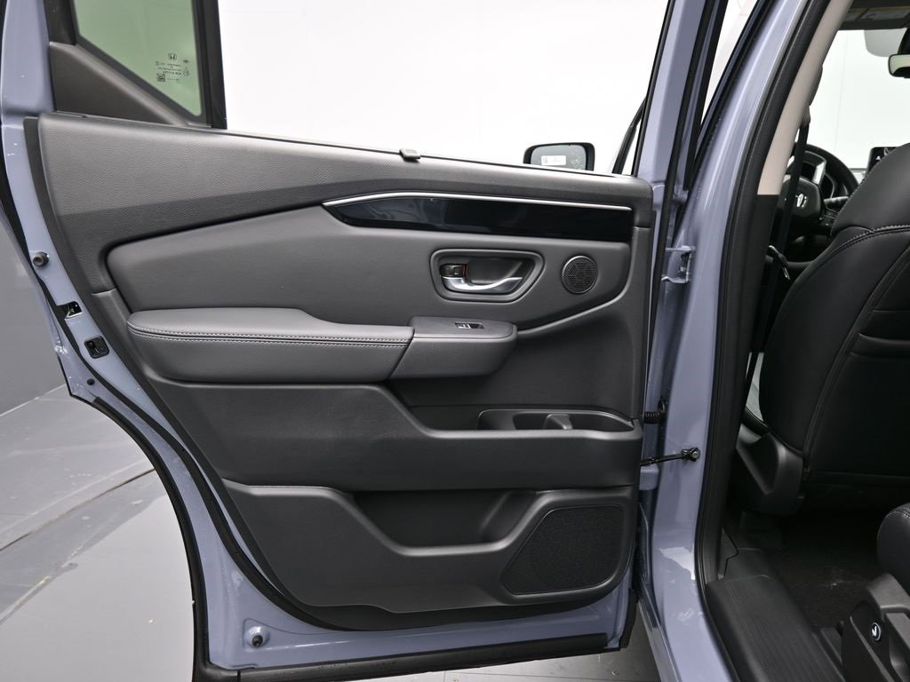 New 2025 Honda Pilot Touring image 35