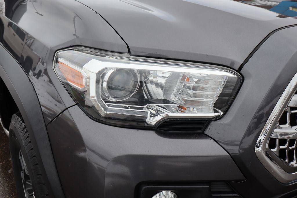 Used 2016 Toyota Tacoma TRD Off-Road image 4