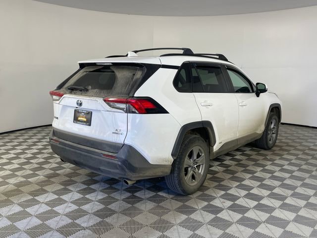 Used 2022 Toyota RAV4 LE AWD/4WD image 16