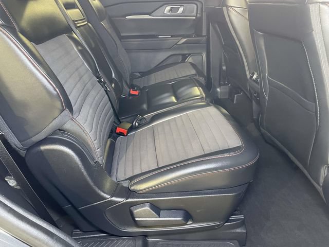 Used 2025 Ford Explorer ST-Line w/ ST-Line Street Pack AWD/4WD image 24