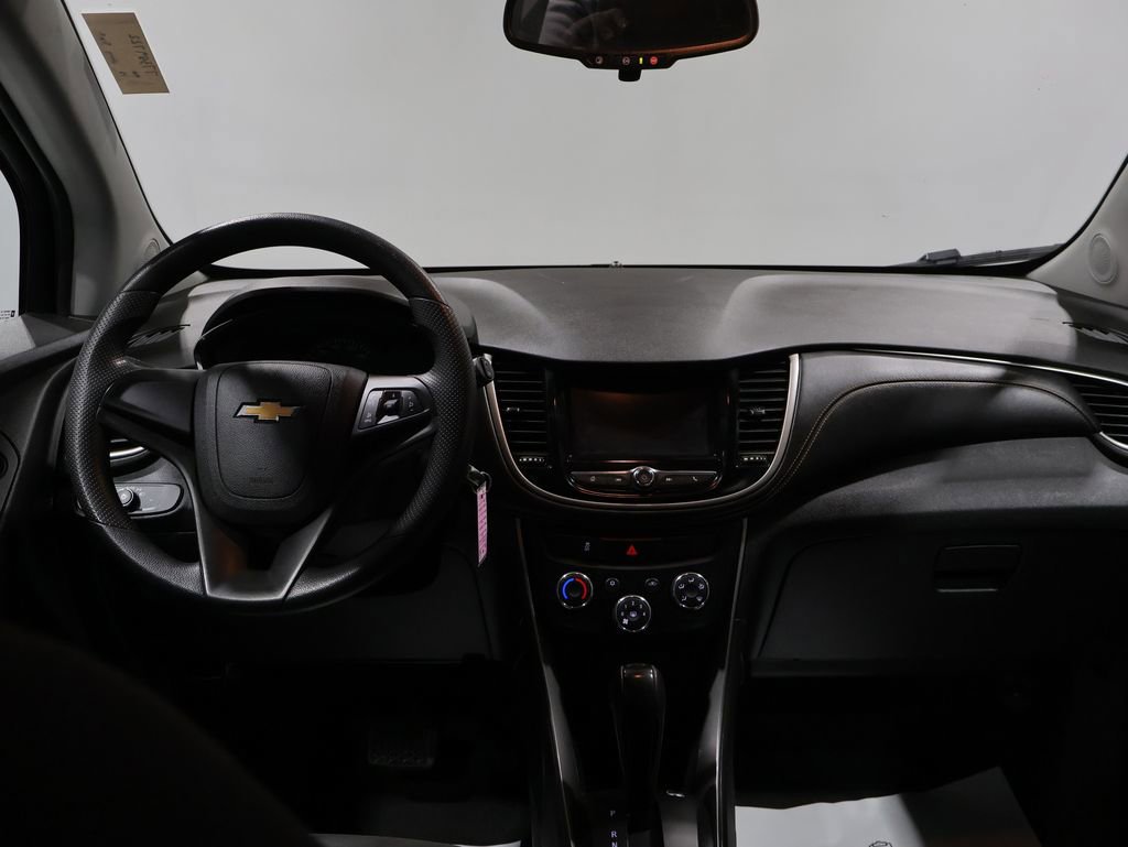 Used 2018 Chevrolet Trax LS image 17
