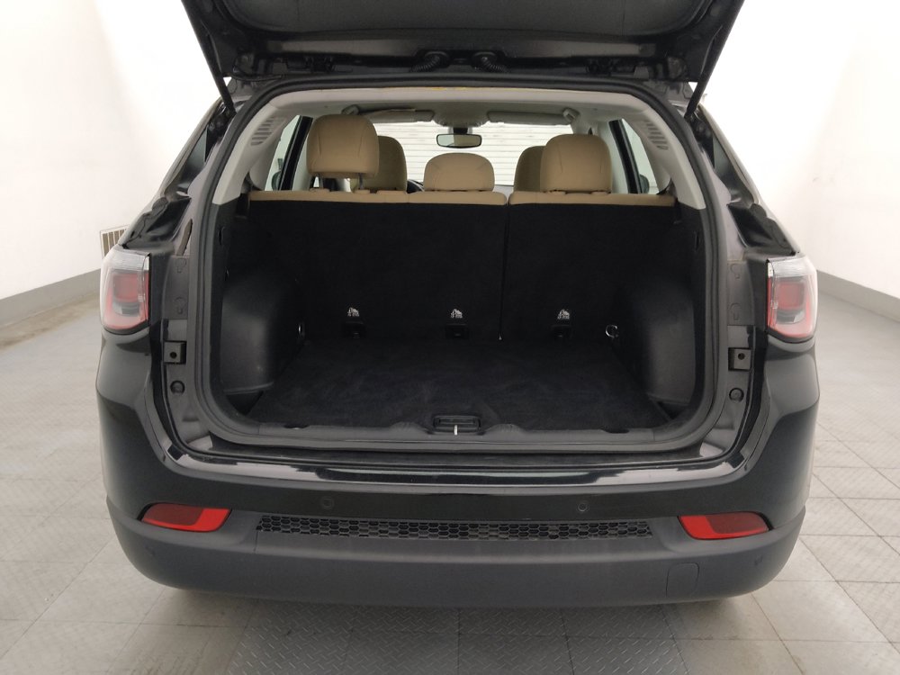 Used 2018 Jeep Compass Sport w/ Tech Group FWD image 29
