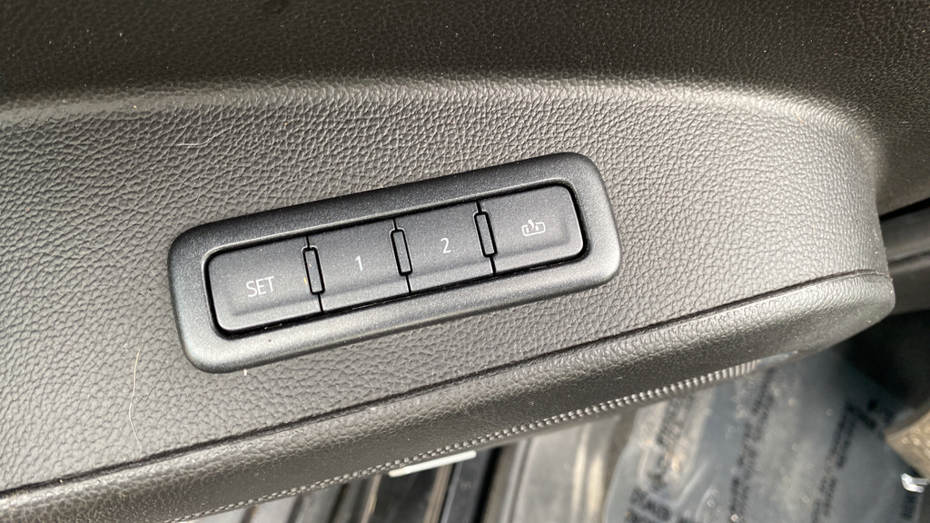 Used 2020 GMC Yukon SLT AWD/4WD image 32