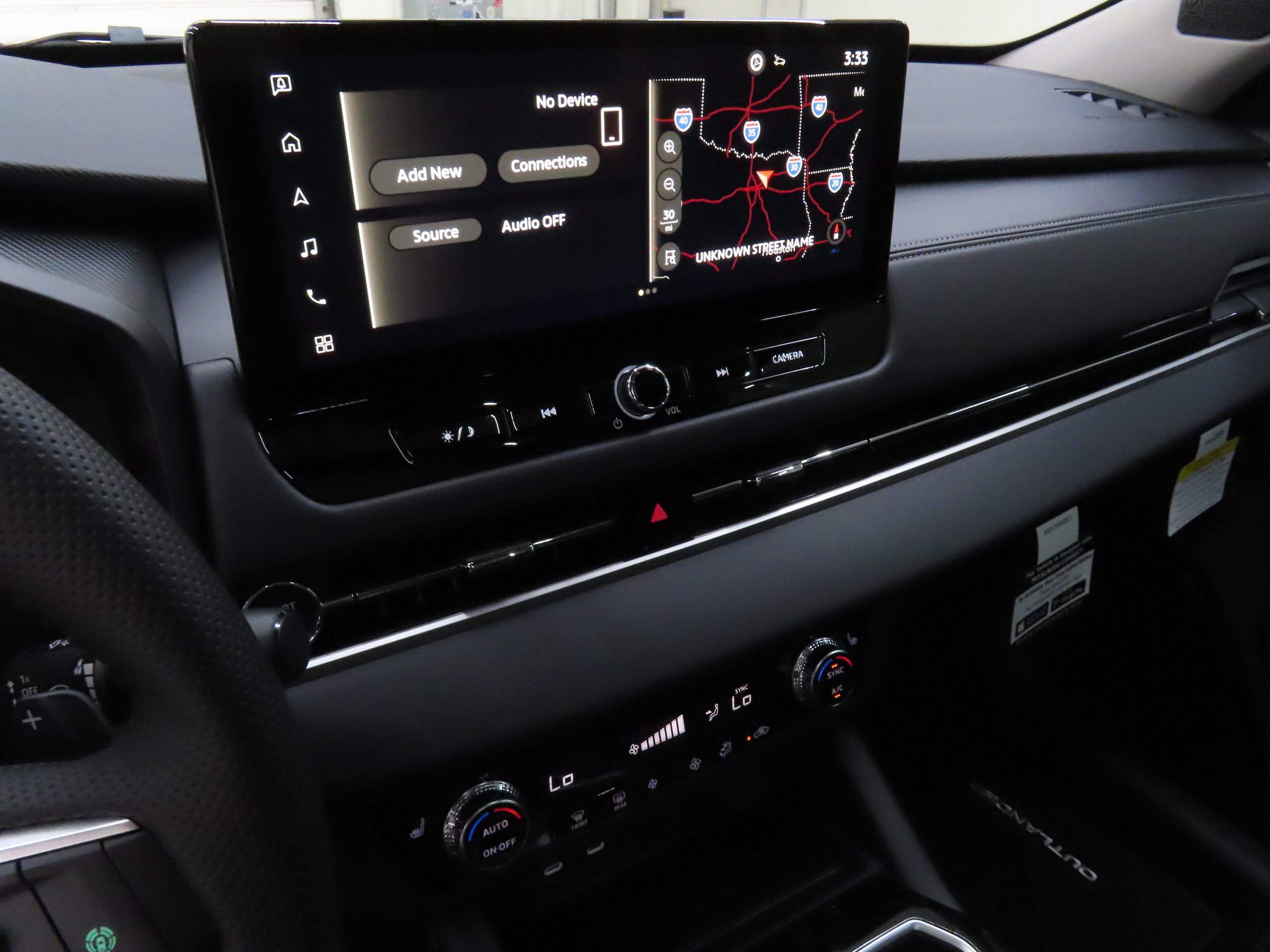 New 2025 Mitsubishi Outlander SE image 16