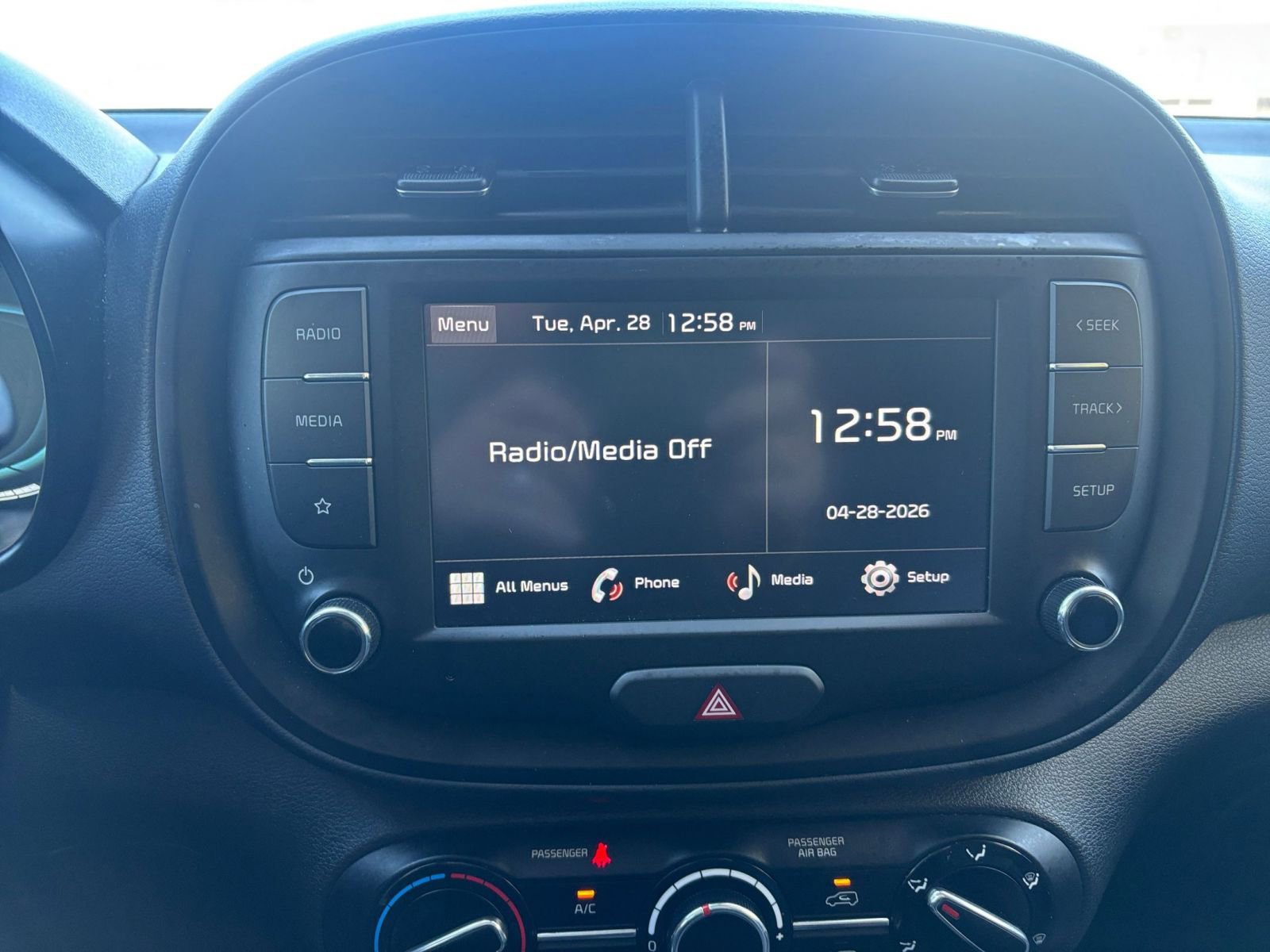 Used 2025 Kia Soul LX w/ LX Technology Package FWD image 20