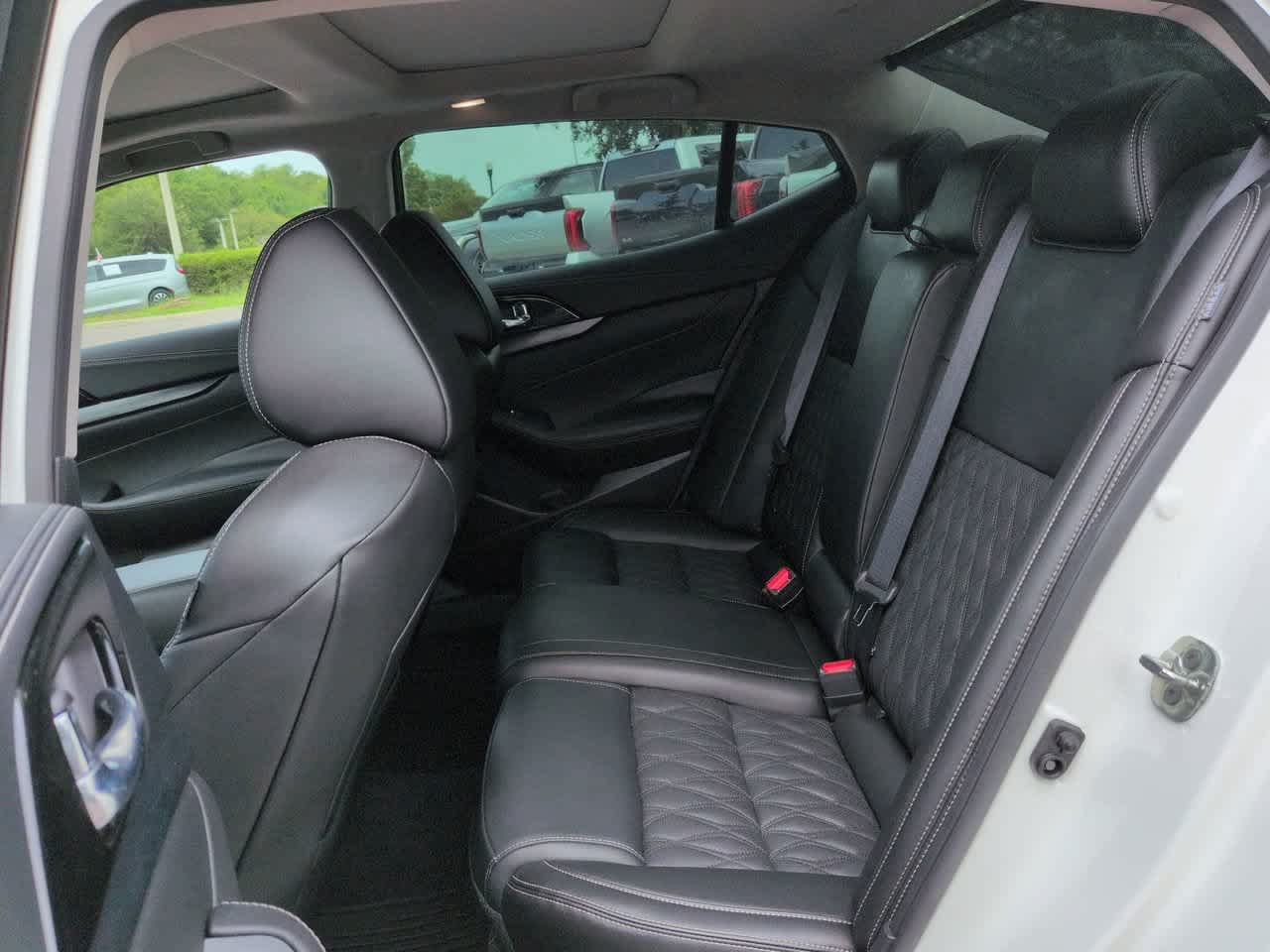 Used 2023 Nissan Maxima Platinum w/ Sport Mat Group FWD image 13