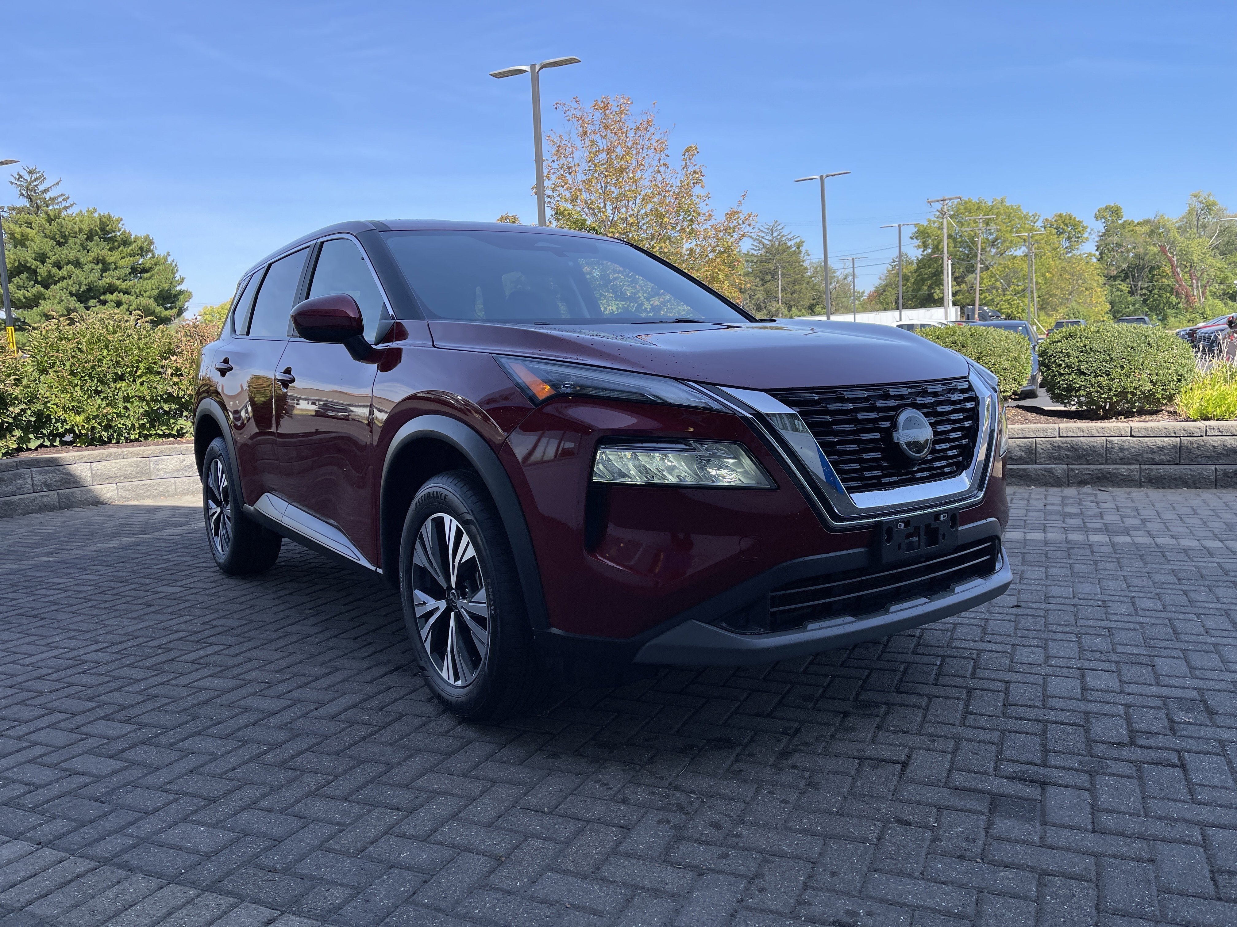 Used 2023 Nissan Rogue SV image 7