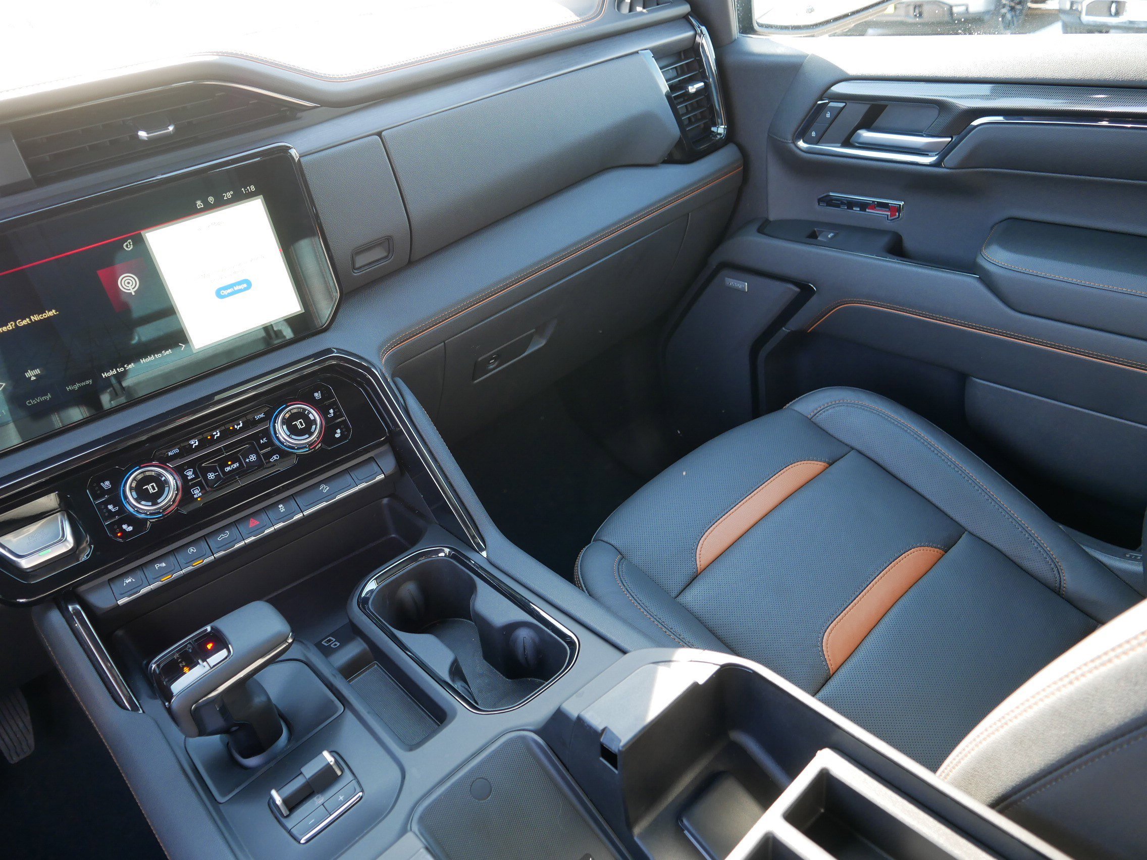 Certified 2024 GMC Sierra 1500 AT4 w/ Technology Package image 11