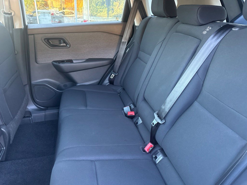 Used 2023 Nissan Rogue S FWD image 12