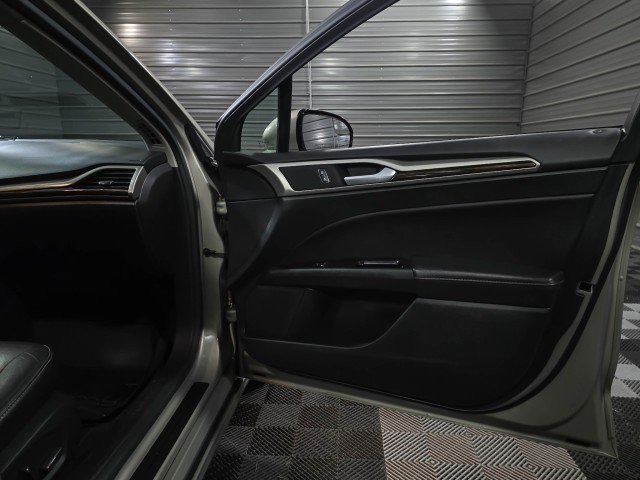 Used 2016 Ford Fusion SE w/ Equipment Group 202A image 33