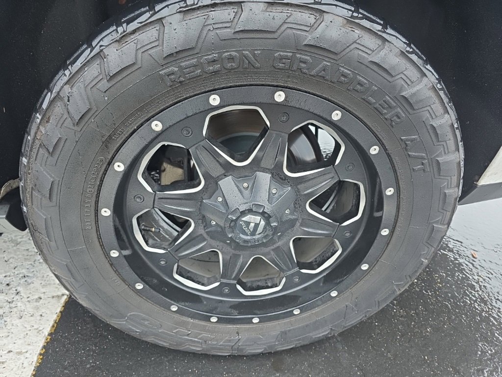 Used 2016 GMC Yukon XL Denali w/ Open Road Package image 8