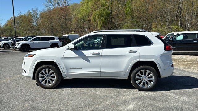 Used 2016 Jeep Cherokee Overland w/ Technology Group AWD/4WD image 4
