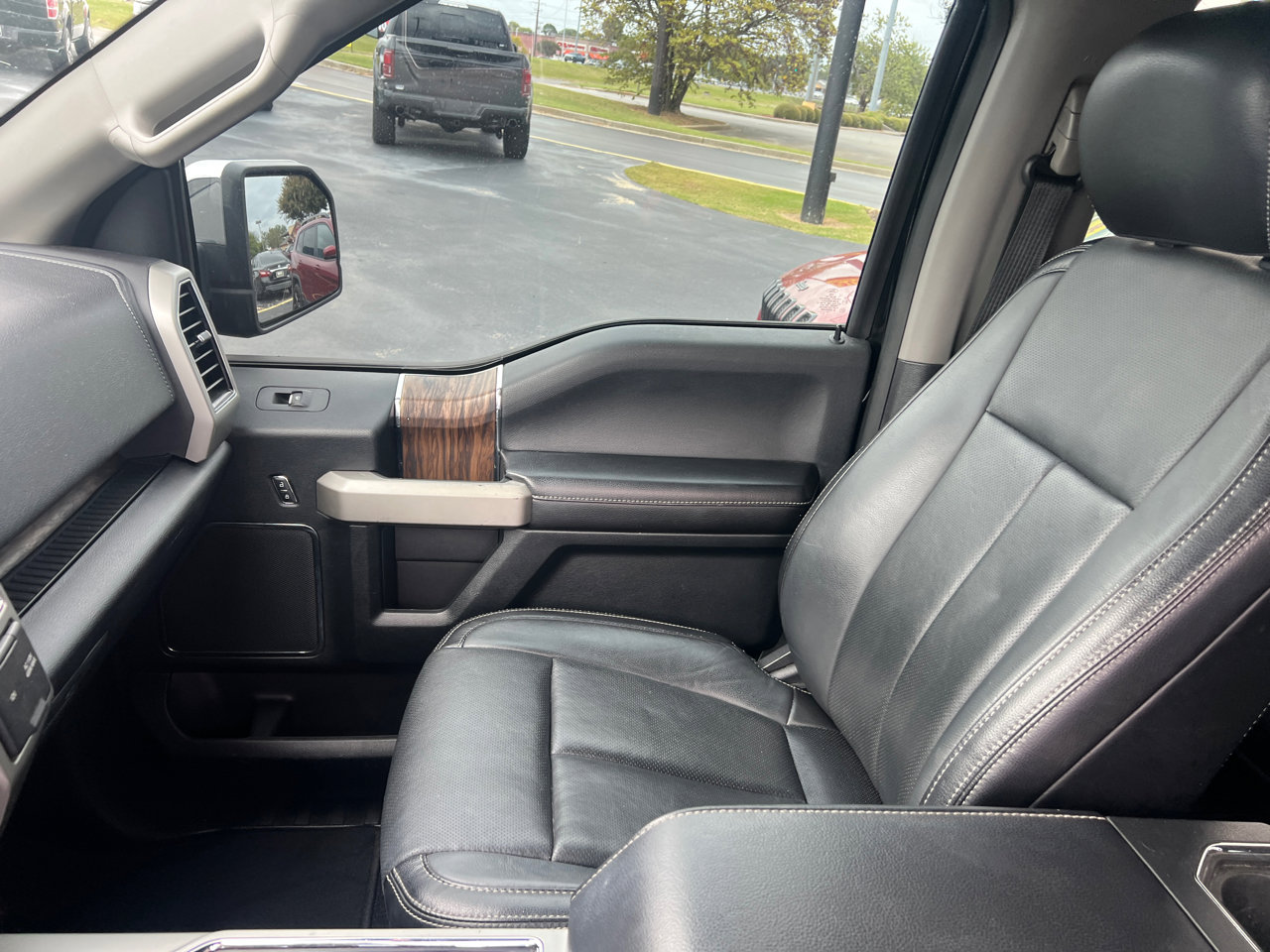 Used 2018 Ford F150 Lariat image 9