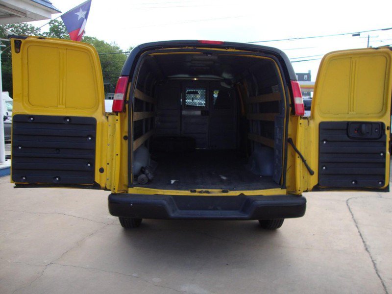 Used 2018 GMC Savana 2500 Extended w/ Driver Convenience Package RWD image 3