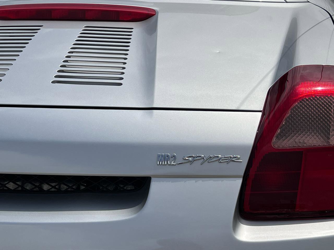 Used 2002 Toyota MR2 RWD image 16