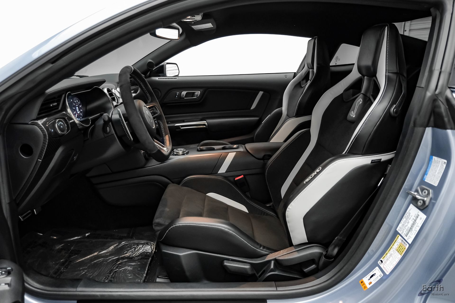 Used 2022 Ford Mustang Shelby GT500 w/ Carbon Fiber Track Pack RWD image 47