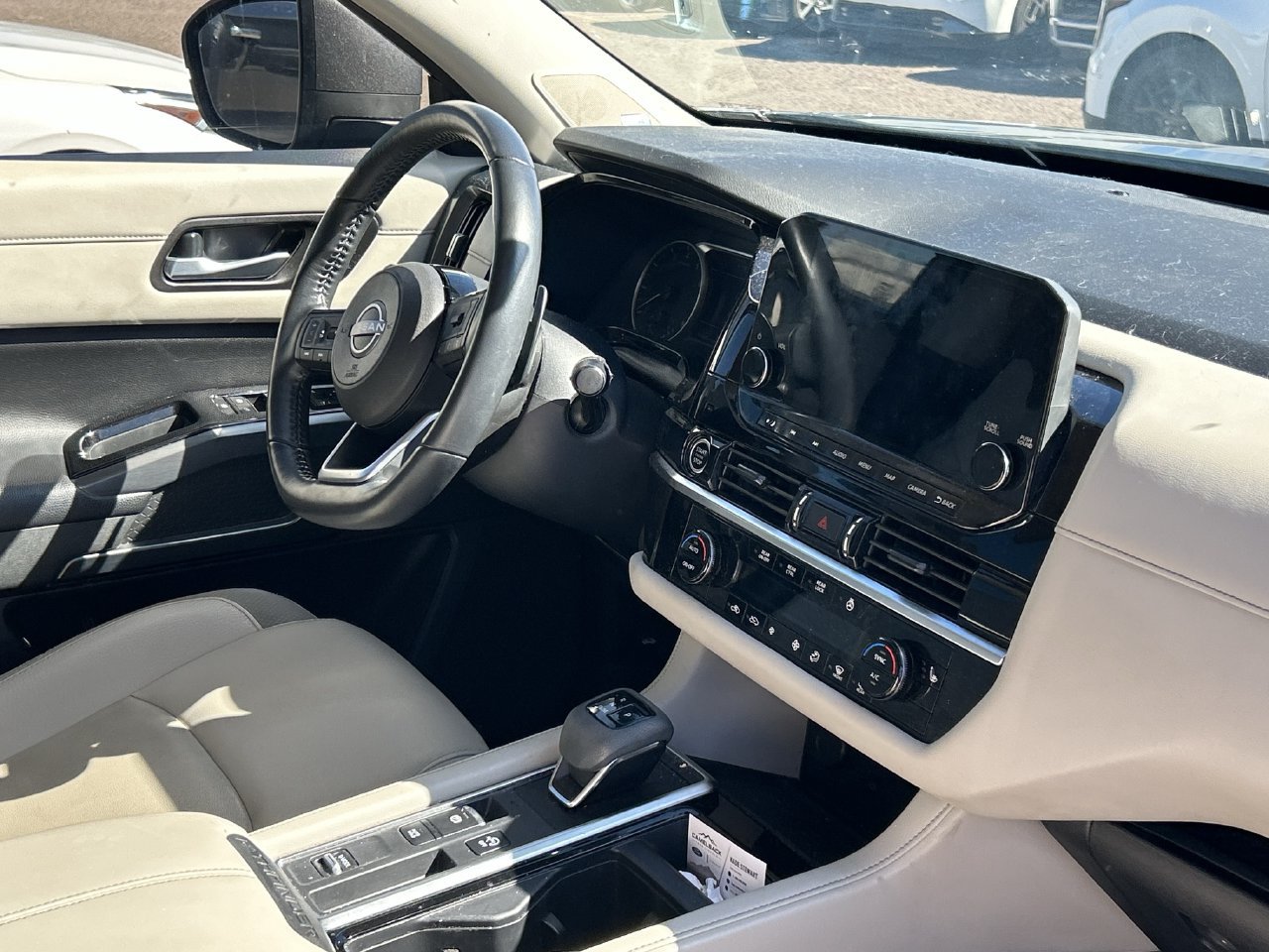 Used 2024 Nissan Pathfinder SL w/ SL Premium Package FWD image 8