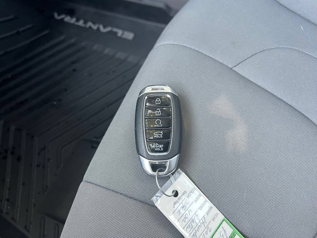 Used 2023 Hyundai Elantra Blue FWD image 31
