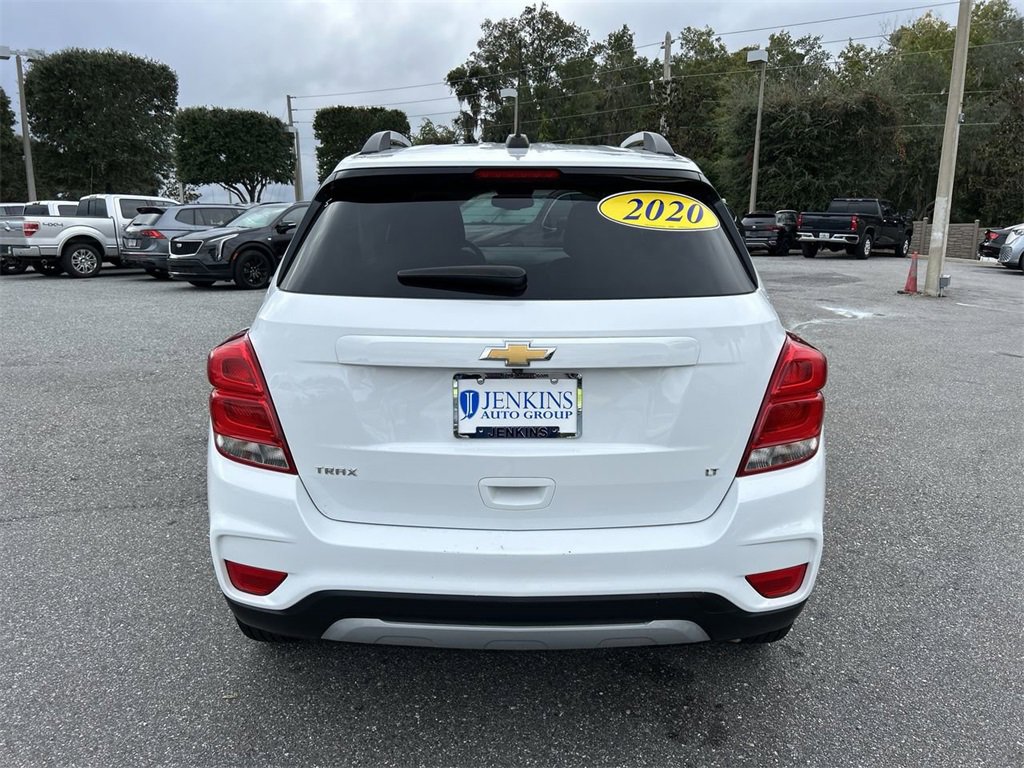Used 2020 Chevrolet Trax LT w/ LT Convenience Package image 11
