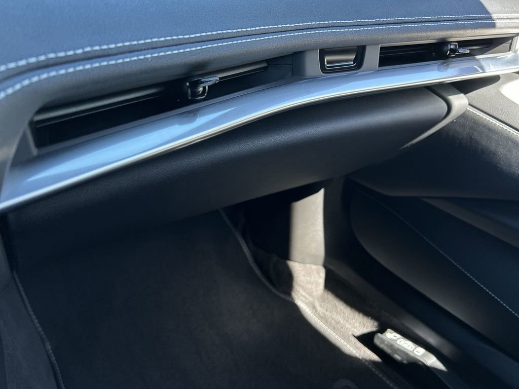 Used 2025 Chevrolet Corvette Stingray Coupe w/ 1LT RWD image 22