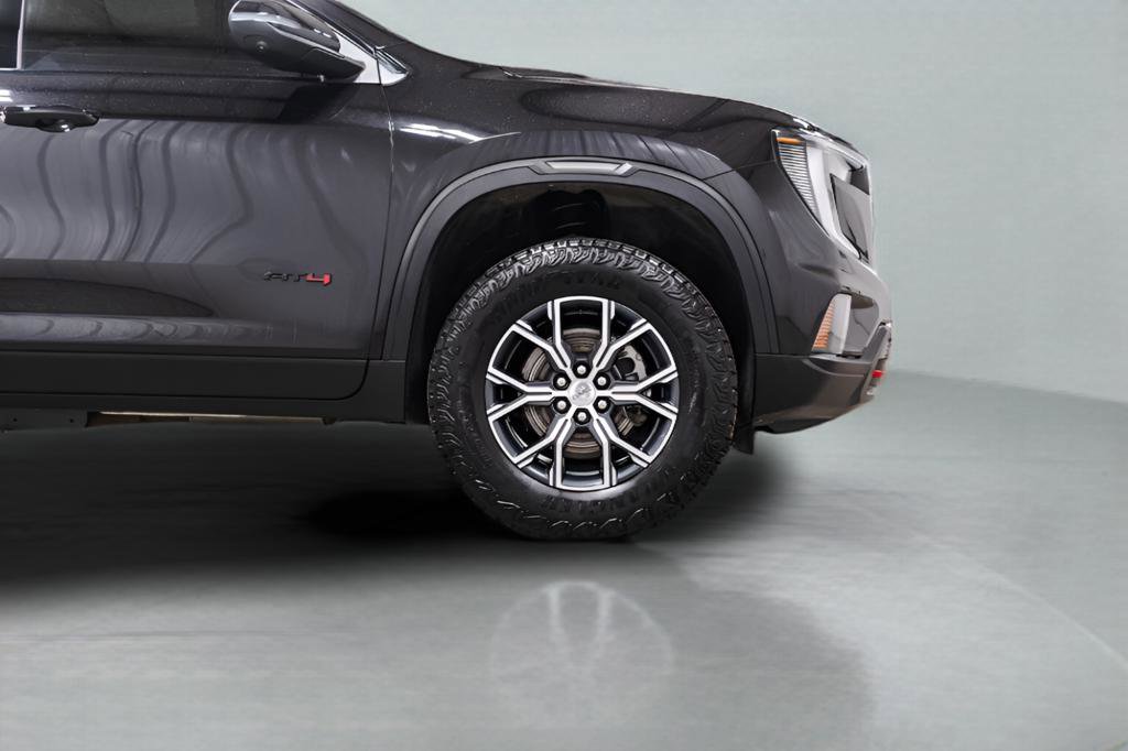 Used 2025 GMC Acadia AT4 w/ Luxury Package image 7