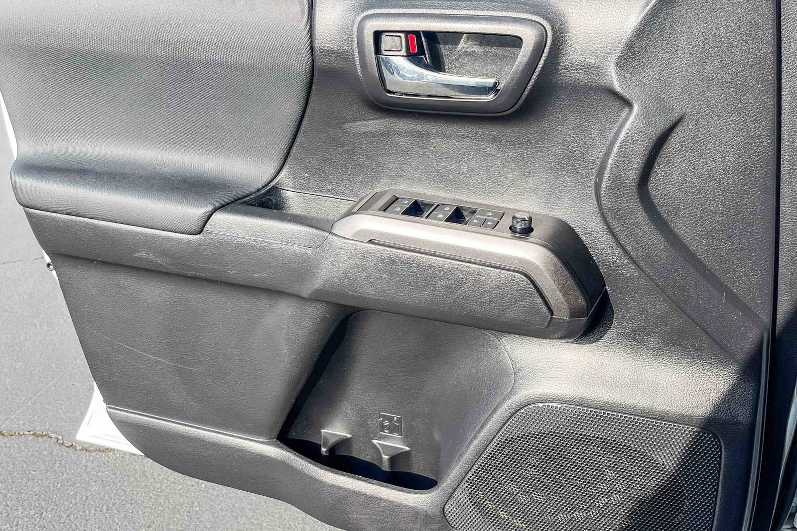 Used 2022 Toyota Tacoma TRD Off-Road image 20