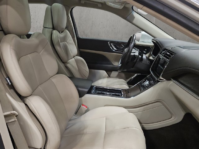 Used 2018 Lincoln Continental Reserve w/ Continental Climate Package AWD/4WD image 18