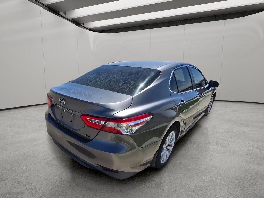 Used 2018 Toyota Camry LE FWD image 5