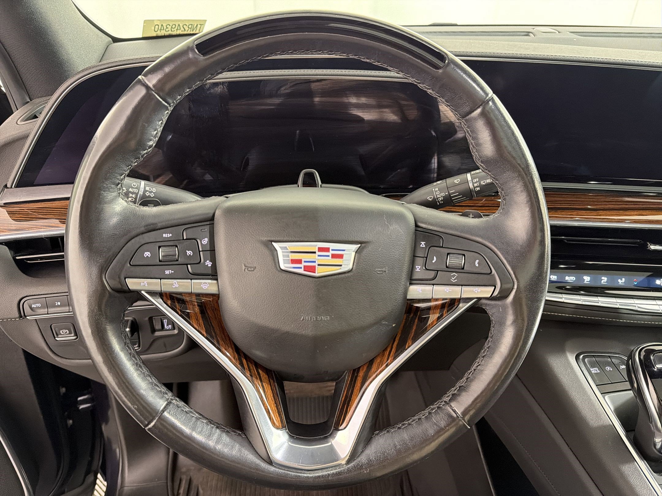 Used 2022 Cadillac Escalade Premium Luxury w/ Performance Package AWD/4WD image 17