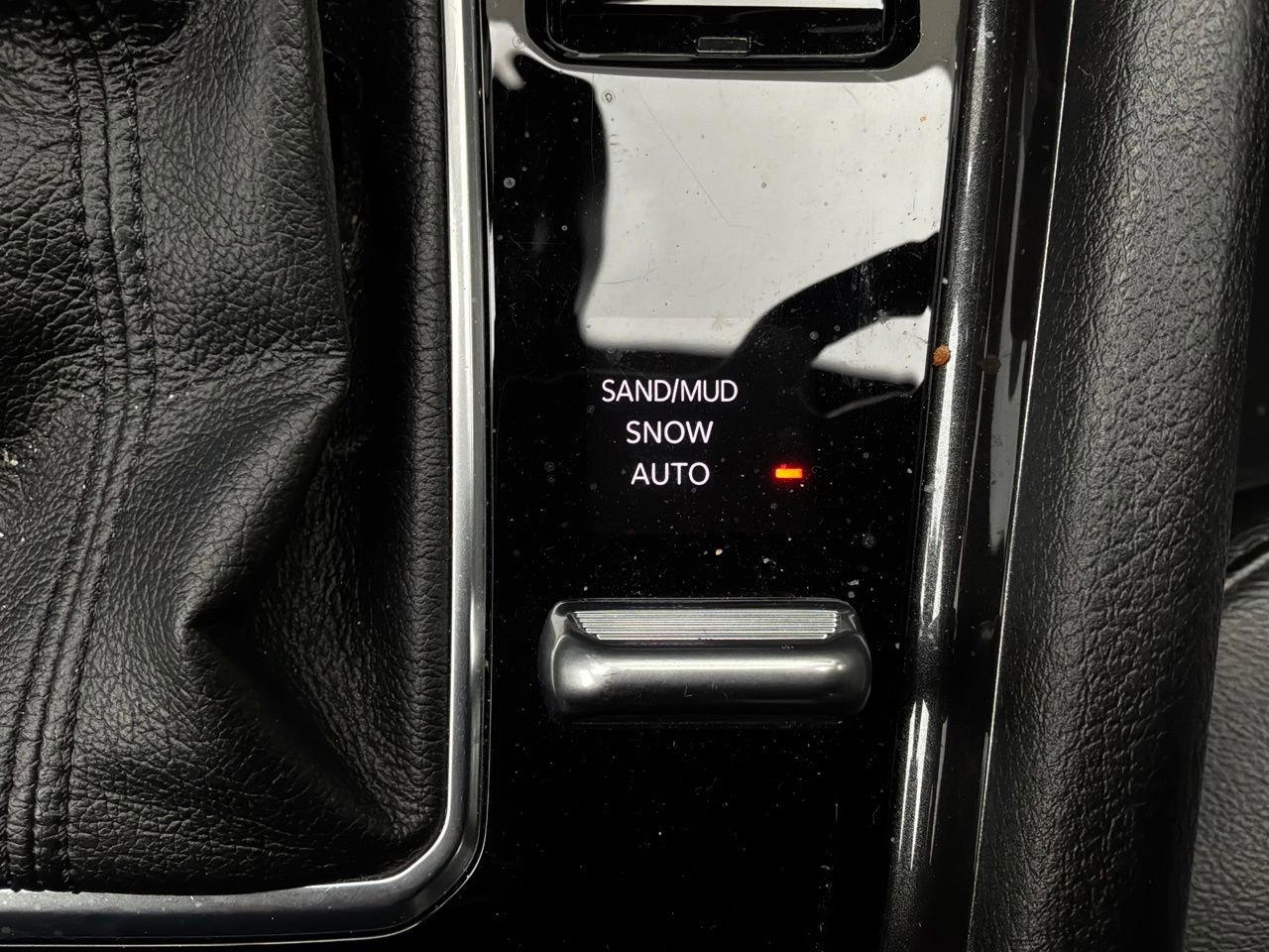 Used 2025 Jeep Compass Latitude AWD/4WD image 23