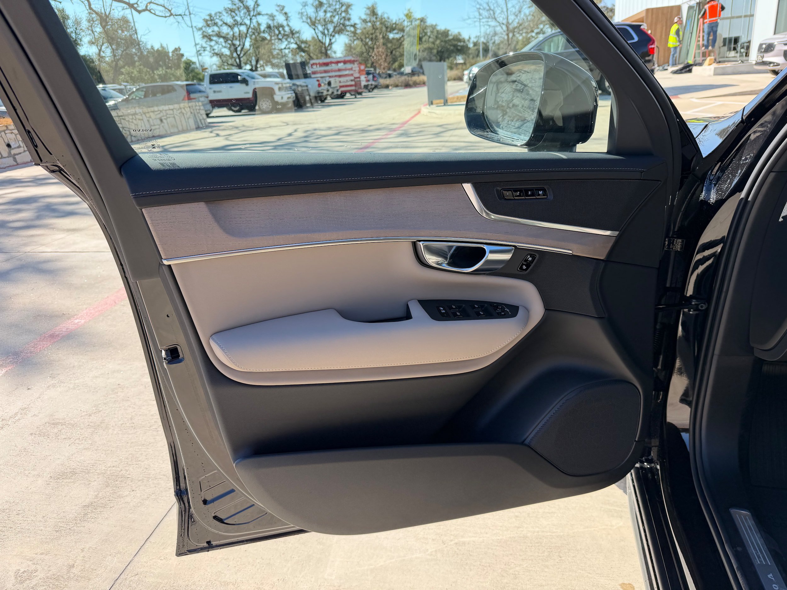 New 2026 Volvo XC90 T8 Core w/ Protection Package Premier AWD/4WD image 17