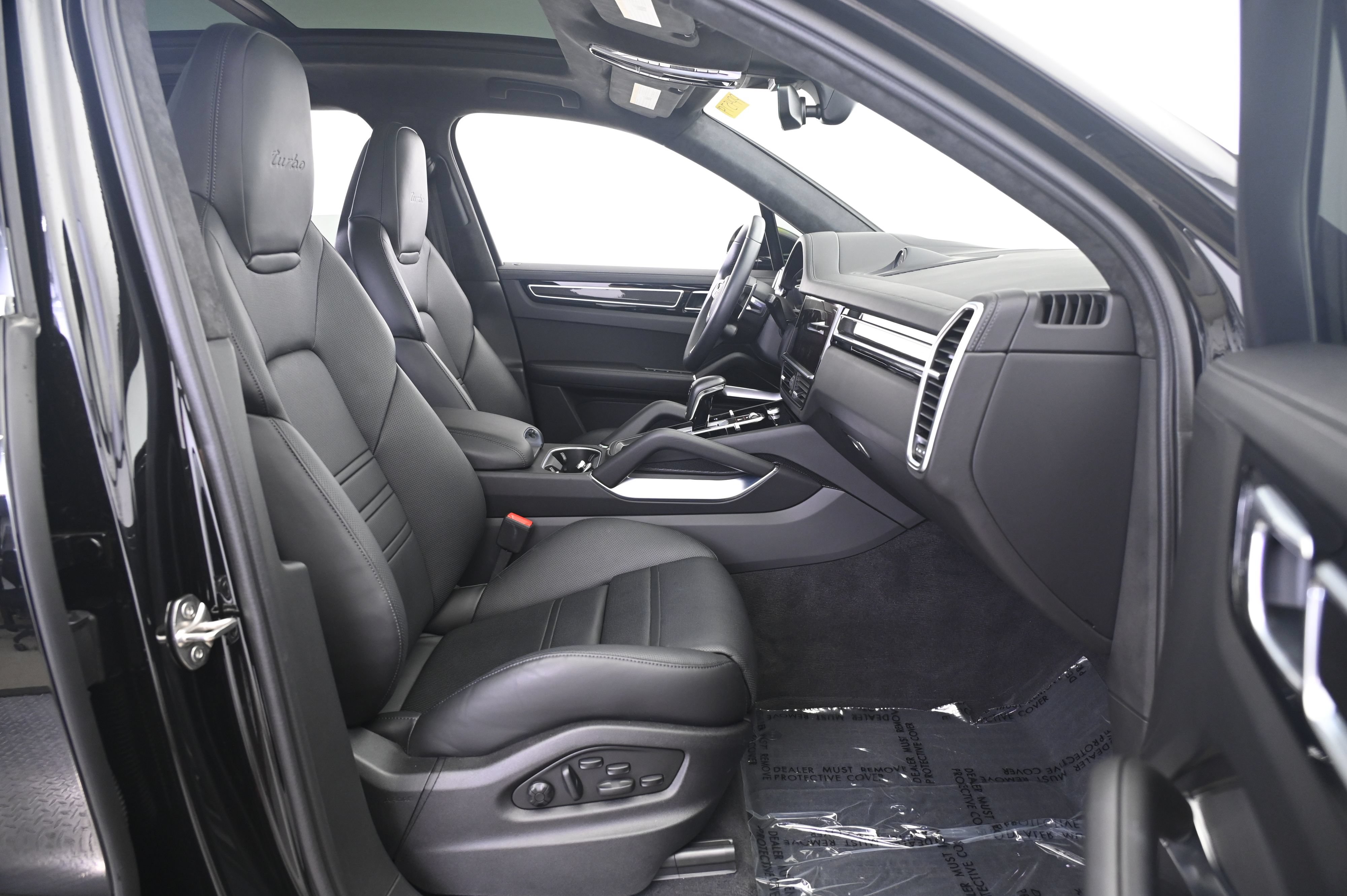 Used 2023 Porsche Cayenne Turbo AWD/4WD image 23