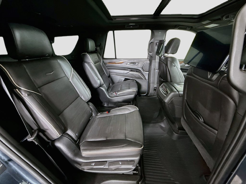 Used 2021 Cadillac Escalade Premium Luxury AWD/4WD image 30
