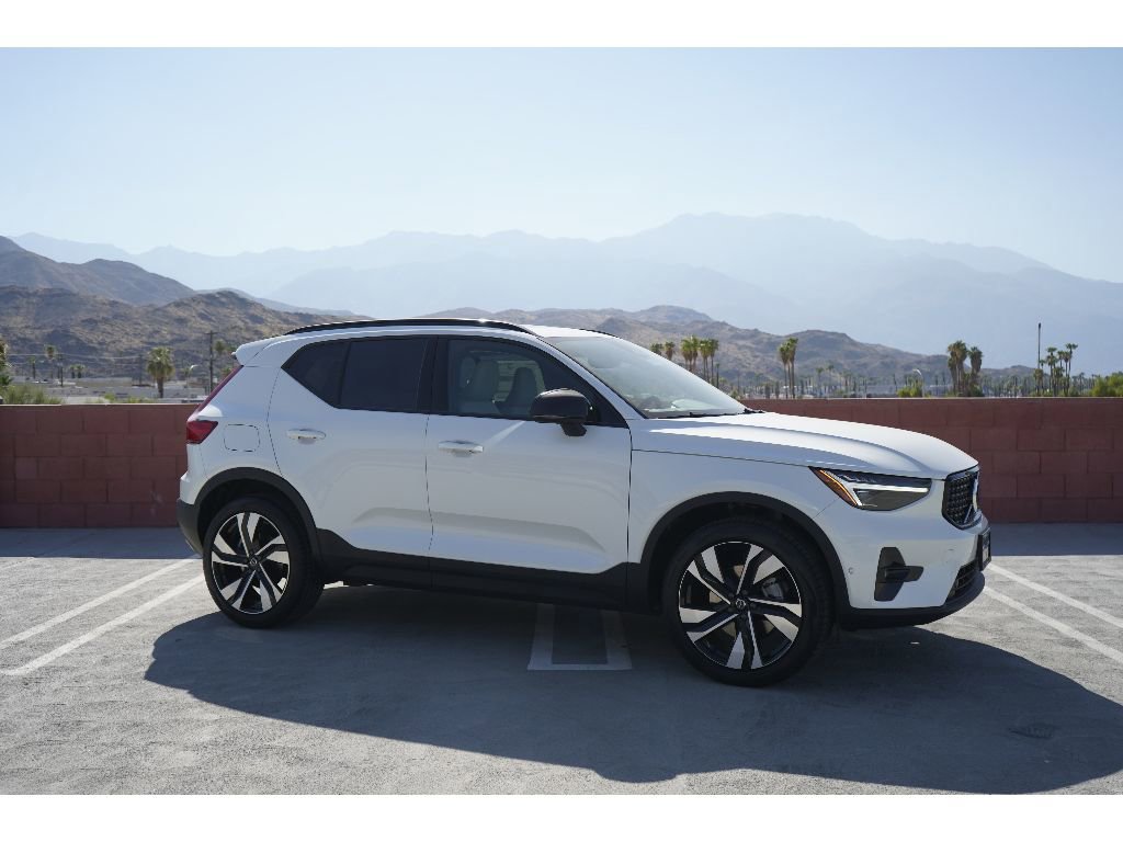 New 2026 Volvo XC40 B5 Ultra w/ Climate Package image 2