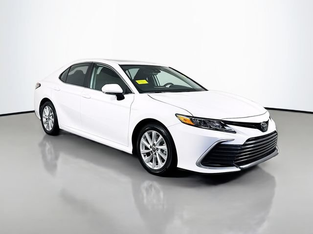 Used 2024 Toyota Camry LE w/ Convenience Package FWD image 10