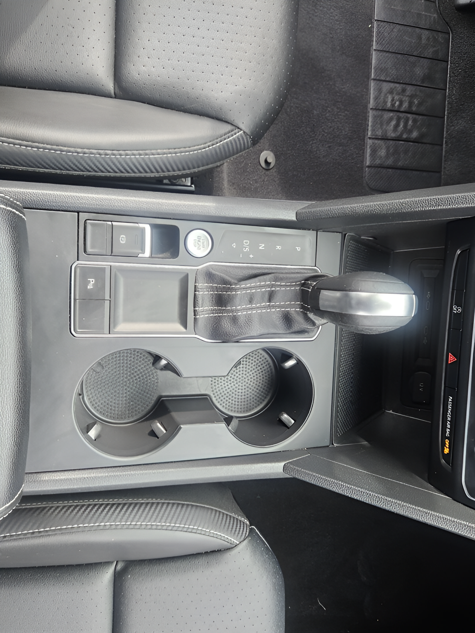 Used 2021 Volkswagen Atlas Cross Sport SE FWD image 21