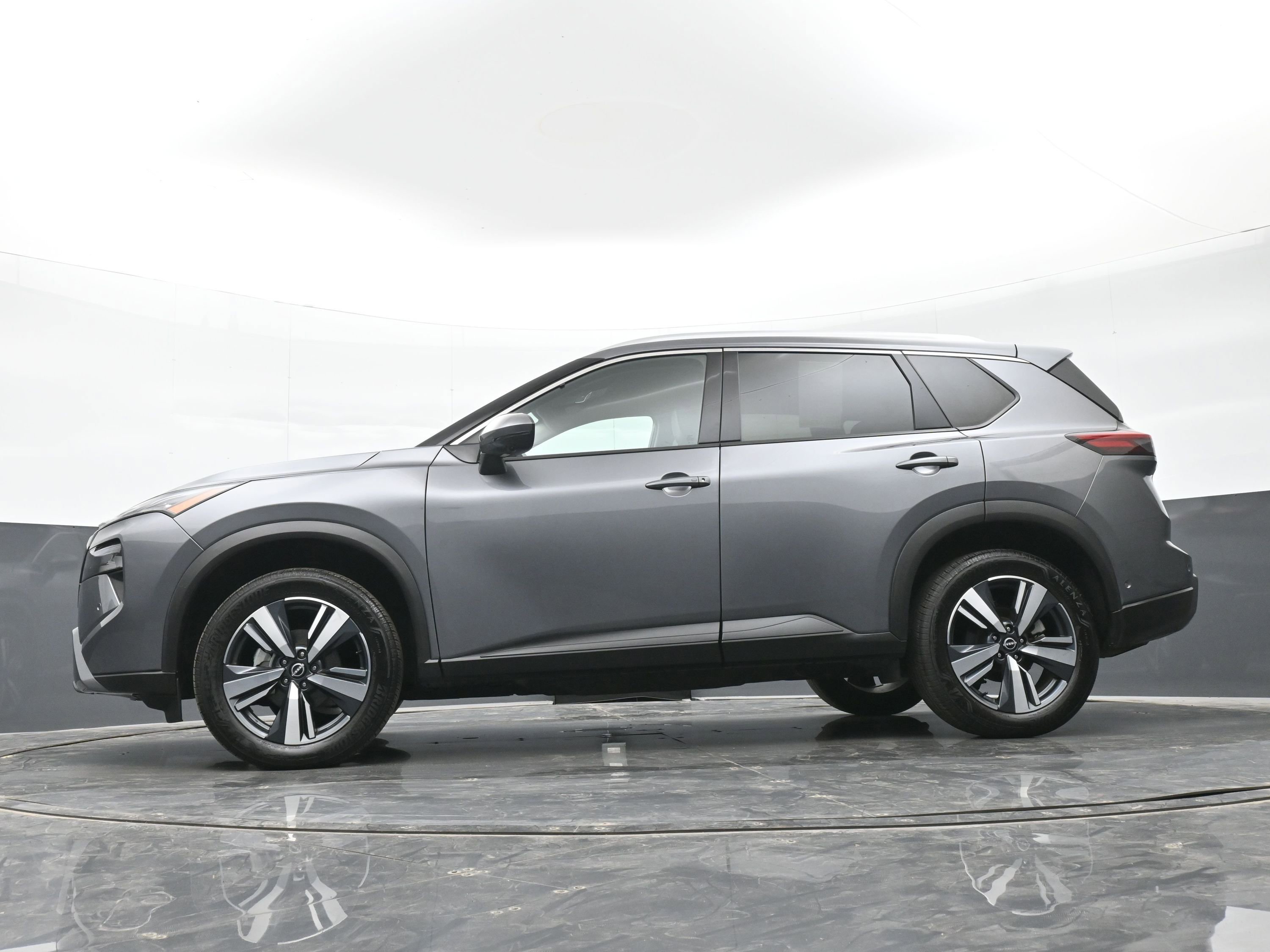 Used 2024 Nissan Rogue SL image 43