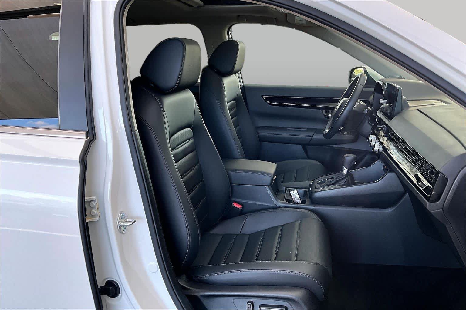 Used 2025 Honda CR-V EX-L image 9