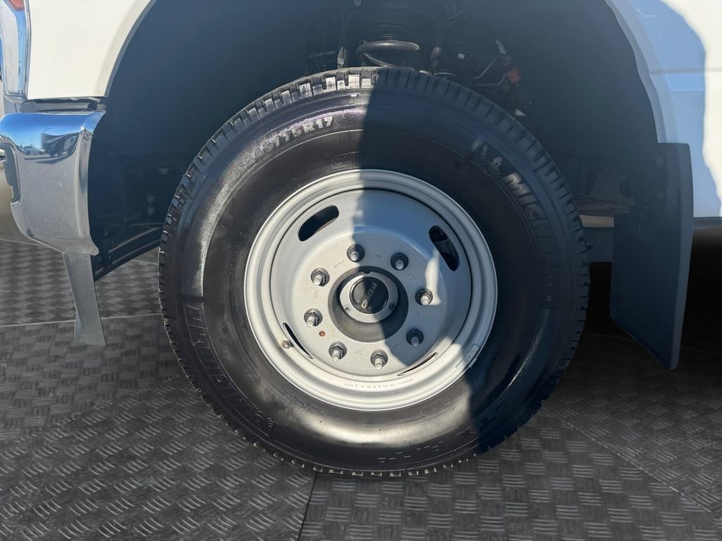 Used 2025 Ford F350 XL w/ XL Driver Assist Package image 14