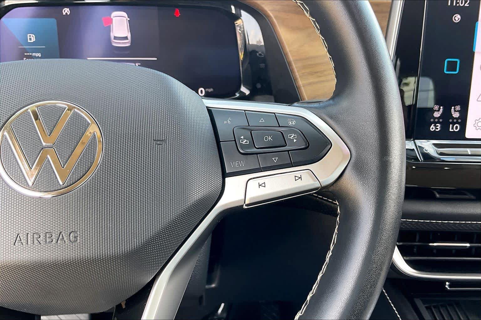 Used 2025 Volkswagen Atlas SE FWD image 49