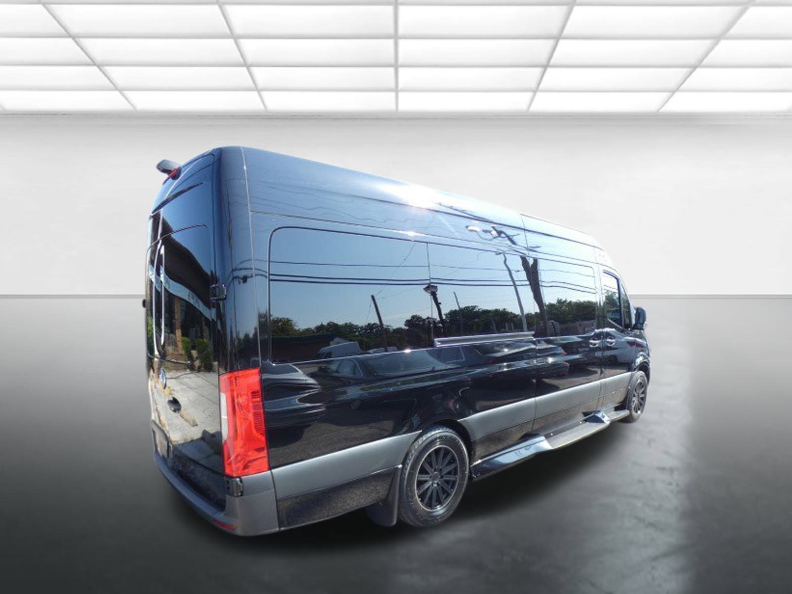 Used 2019 Mercedes-Benz Sprinter 170 image 3