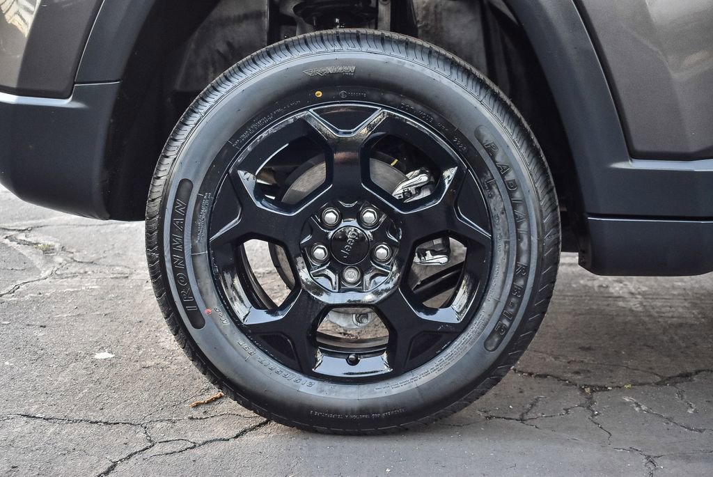 Used 2023 Jeep Compass Trailhawk image 12