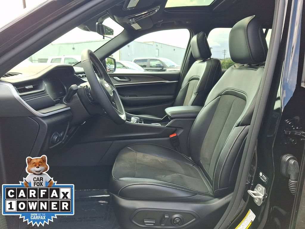 Used 2026 Jeep Grand Cherokee Altitude AWD/4WD image 14
