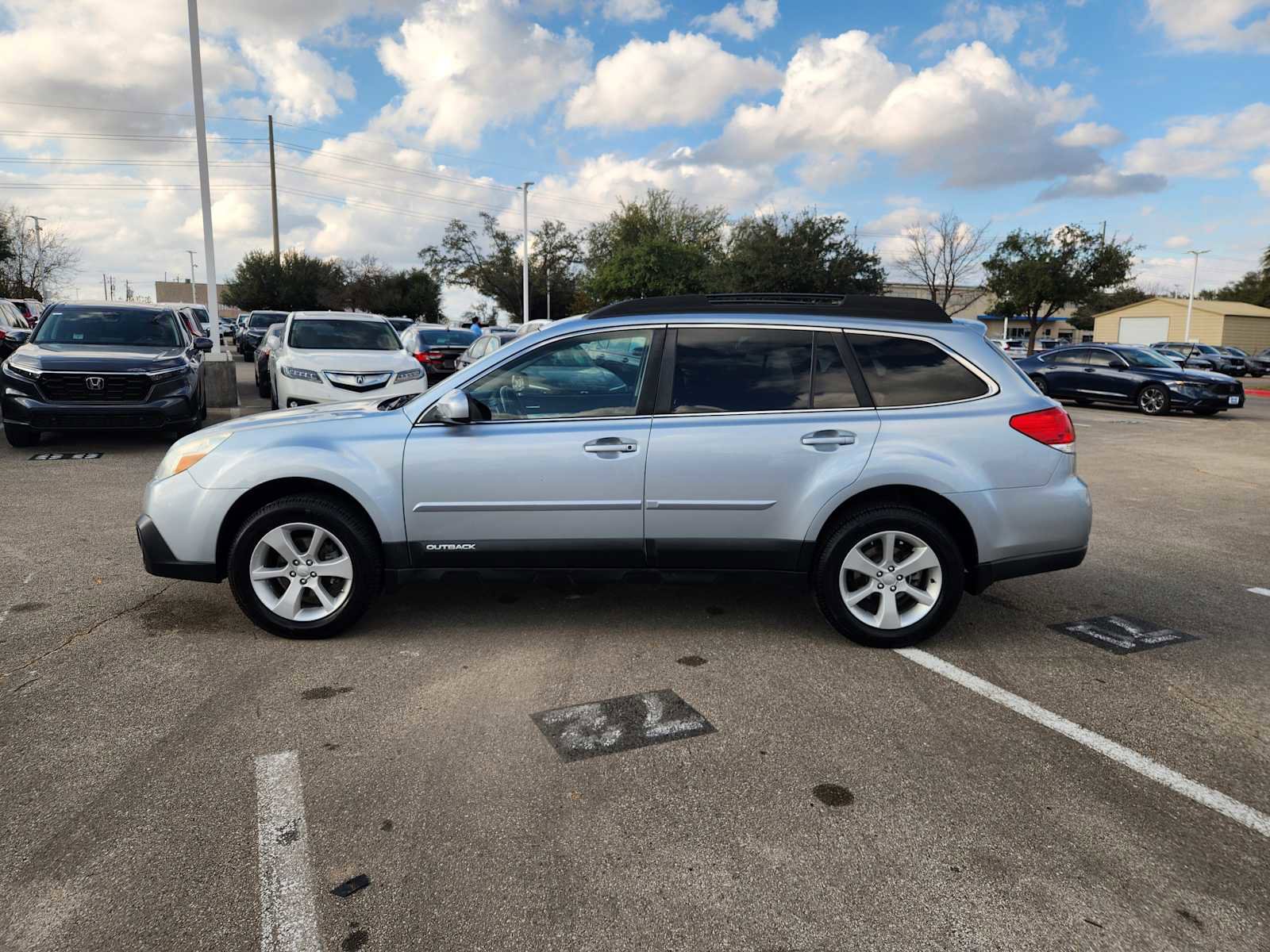 Used 2013 Subaru Outback 2.5i Premium image 4