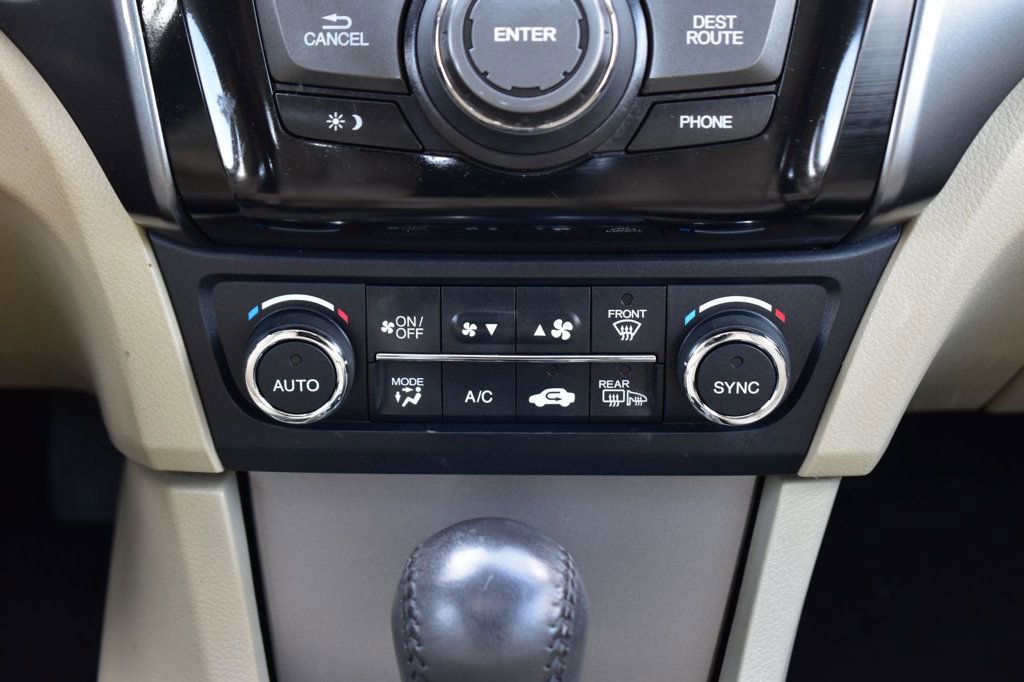 Used 2014 Acura ILX w/ Technology Package FWD image 27