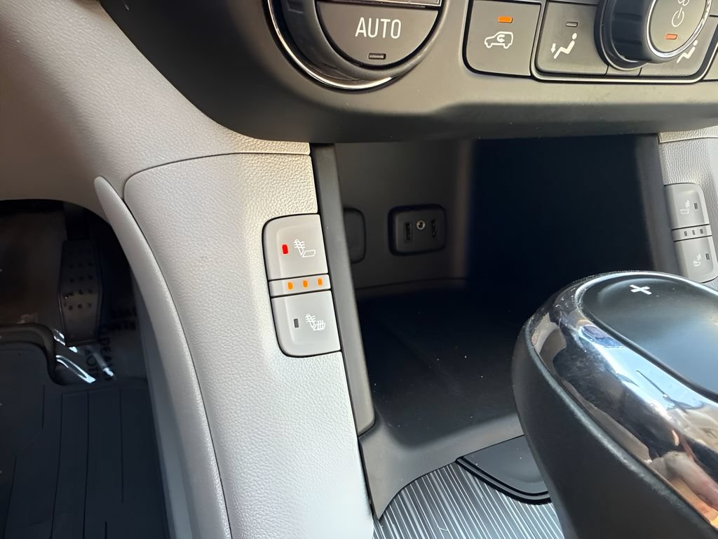 Used 2017 GMC Acadia SLT AWD/4WD image 25