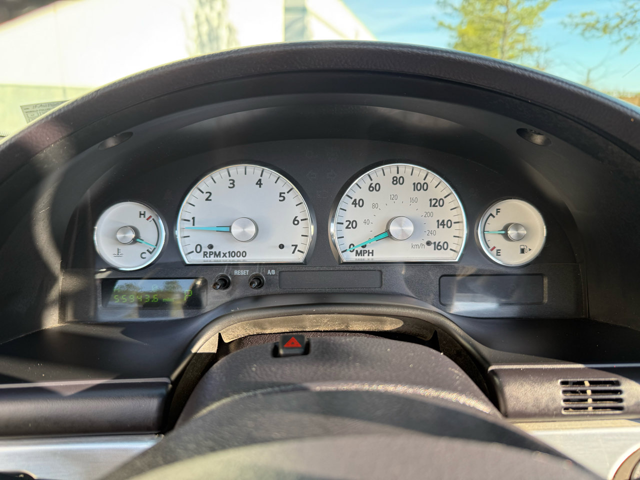 Used 2003 Ford Thunderbird image 33