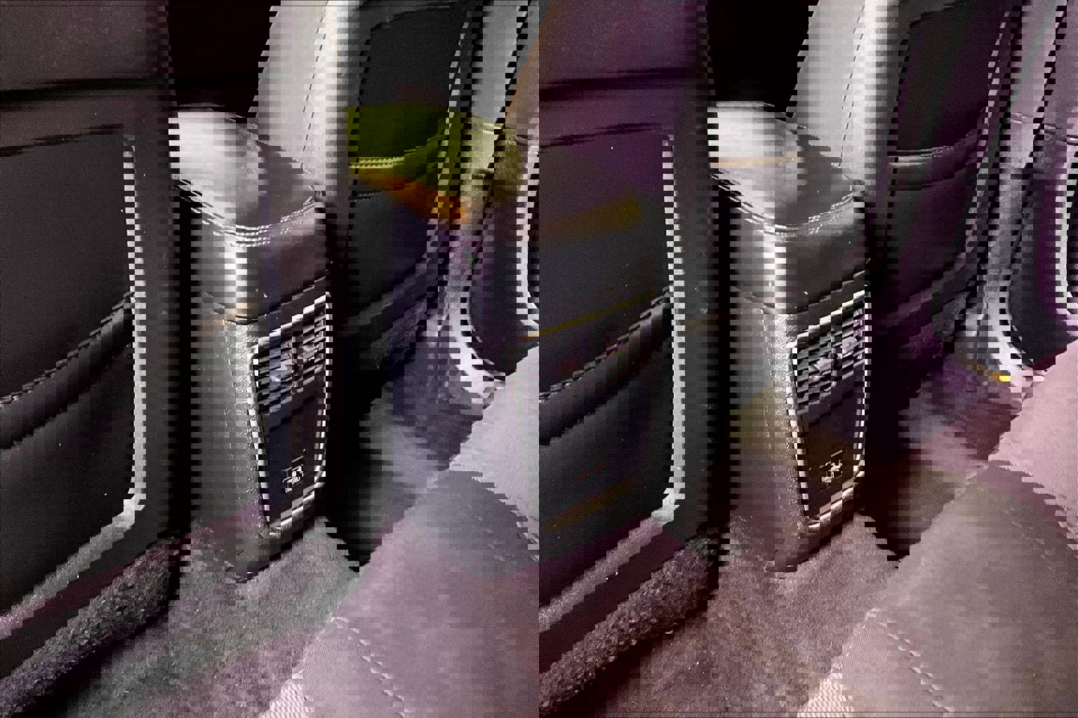 Used 2018 Dodge Charger SXT RWD image 10