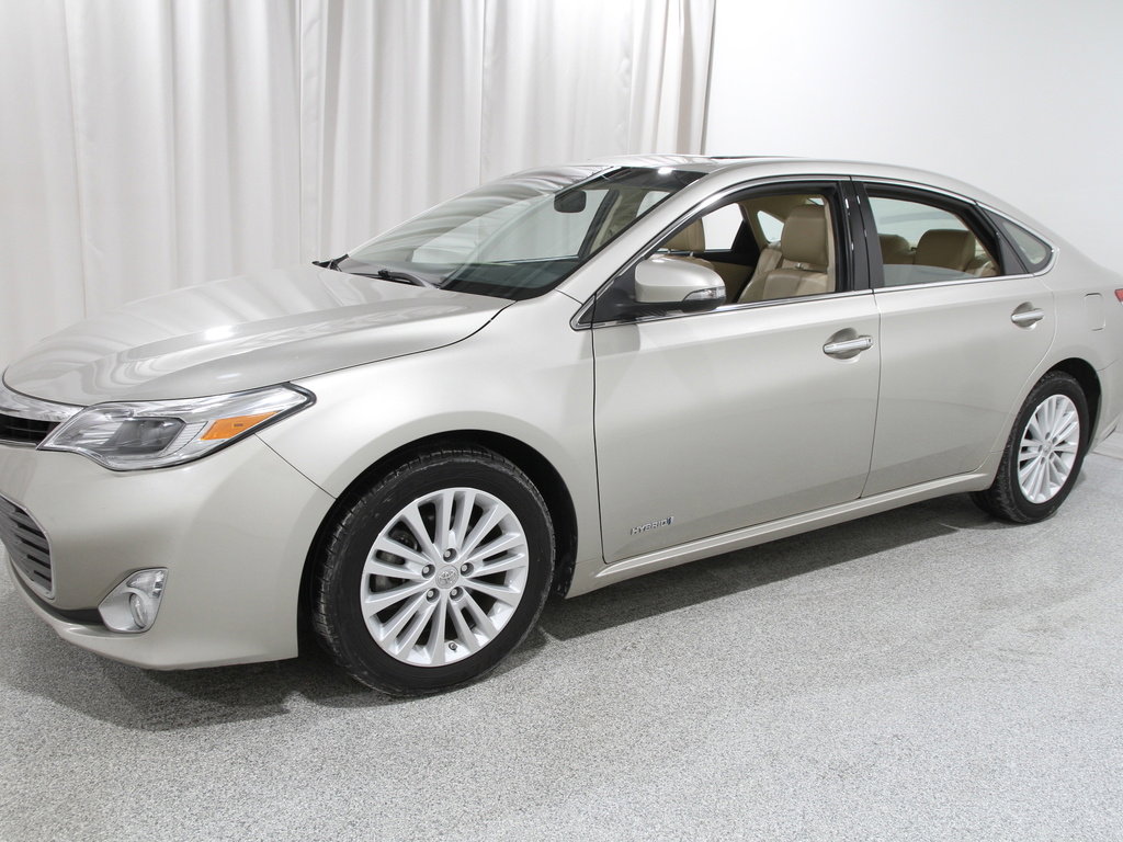 Used 2014 Toyota Avalon Limited image 3