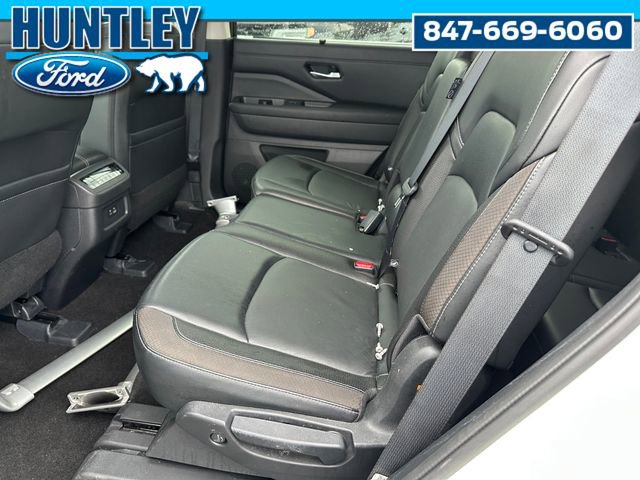 Used 2023 Nissan Pathfinder SL w/ Lighting Package (N92) image 15
